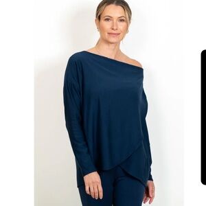 J.J. Winks "Sweater Weather"  Navy Blue Top size M. Built in bra